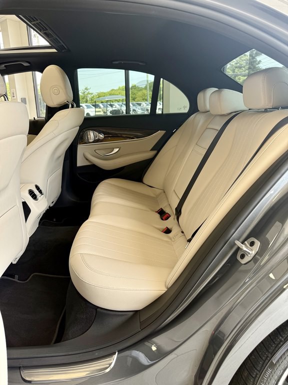 2020 Mercedes-Benz E-Class Image 17