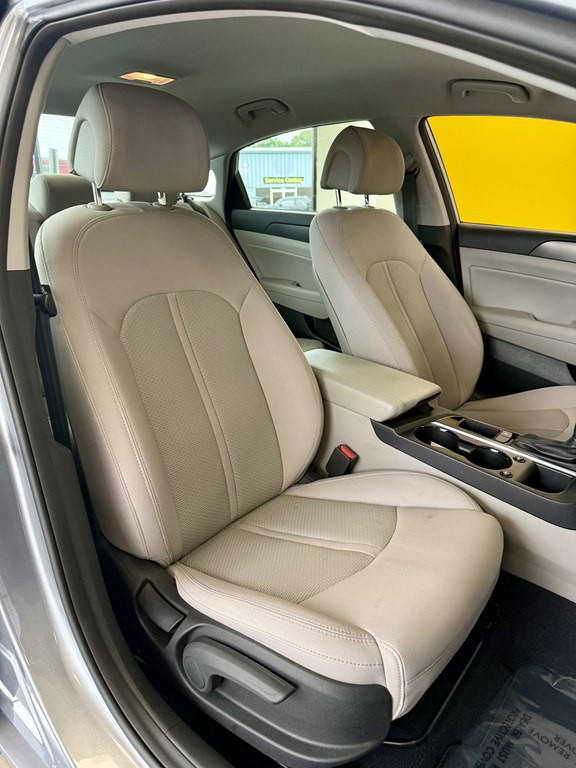 2016 Hyundai Sonata Image 16