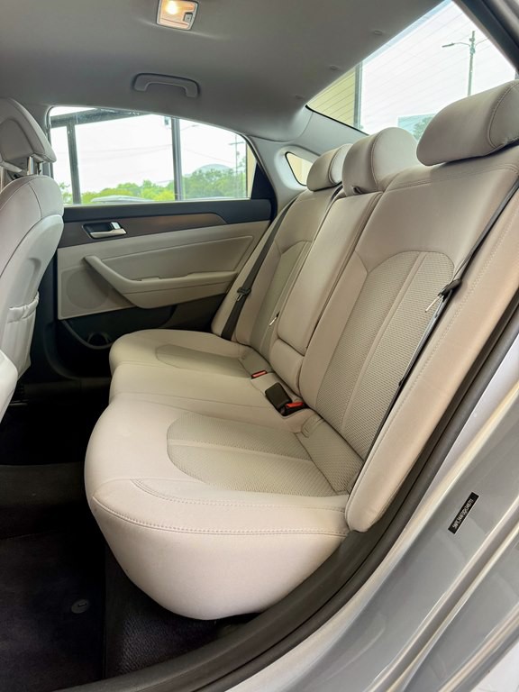 2016 Hyundai Sonata Image 17