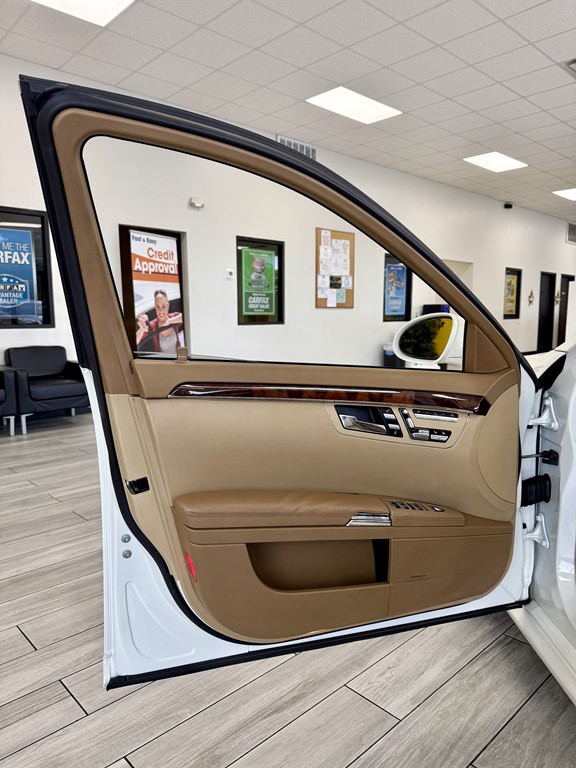 2008 Mercedes-Benz S-Class Image 14