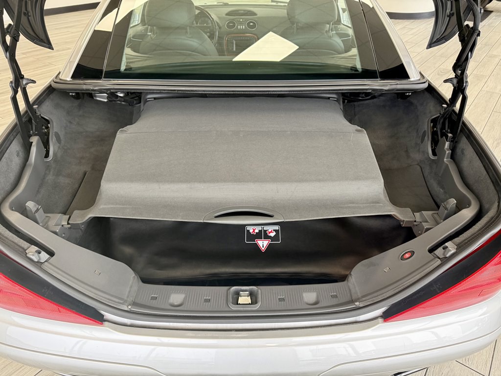 2004 Mercedes-Benz SL-Class Image 9