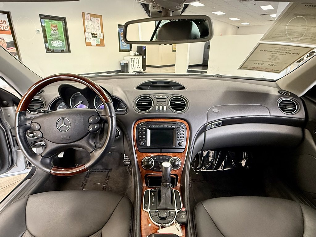 2004 Mercedes-Benz SL-Class Image 10