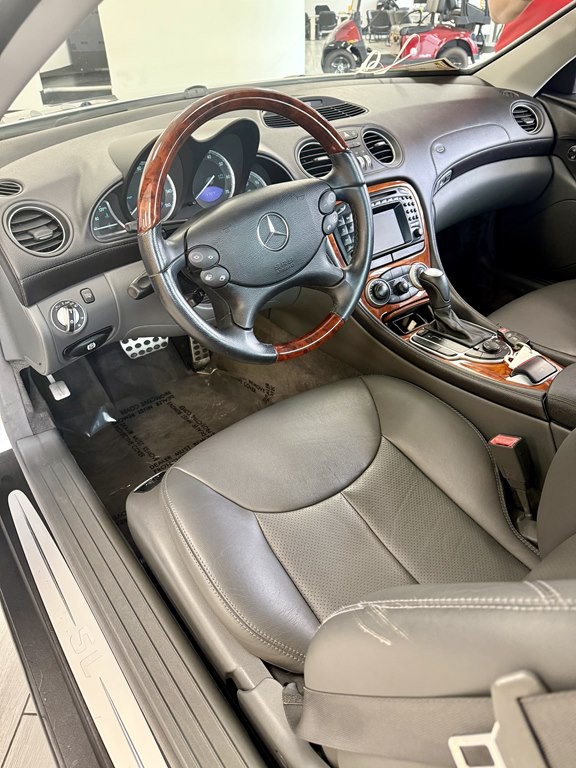 2004 Mercedes-Benz SL-Class Image 12