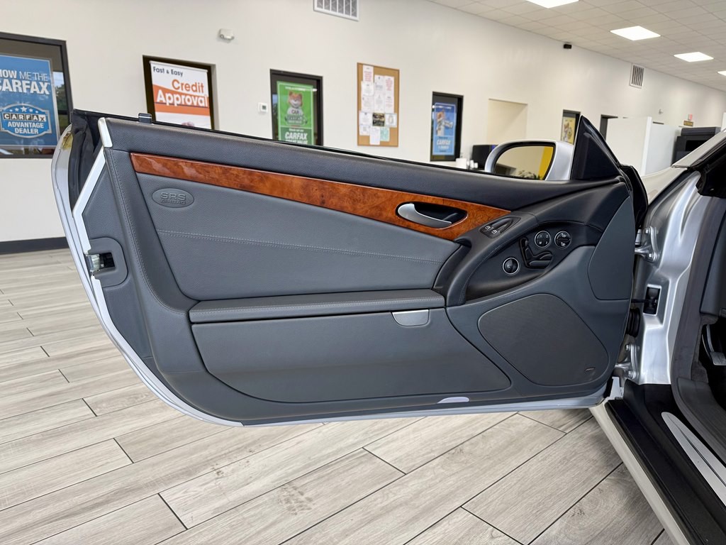 2004 Mercedes-Benz SL-Class Image 14