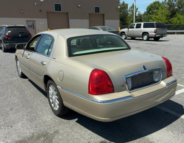 2006 Lincoln Town Car Image 3