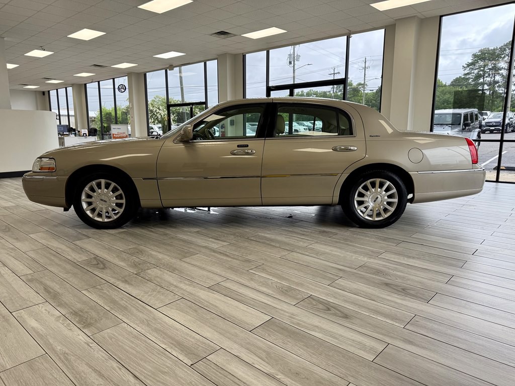2006 Lincoln Town Car Image 4