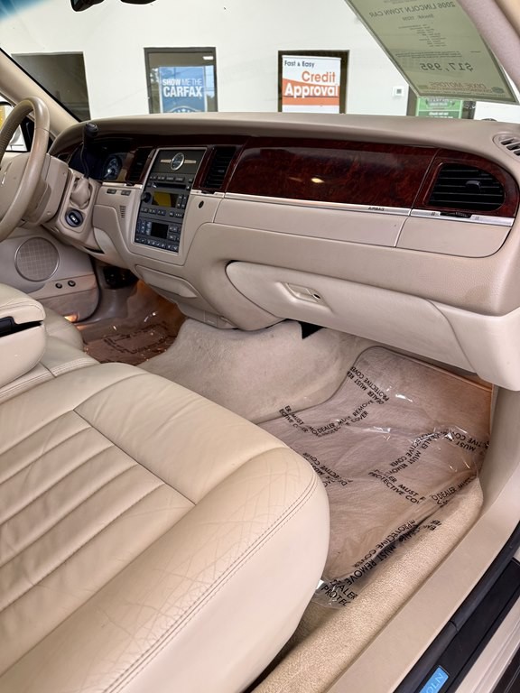 2006 Lincoln Town Car Image 11