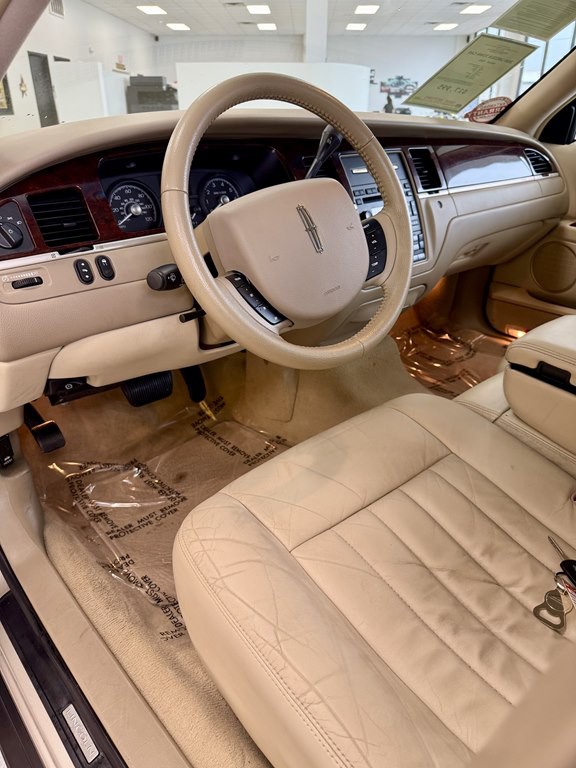 2006 Lincoln Town Car Image 12
