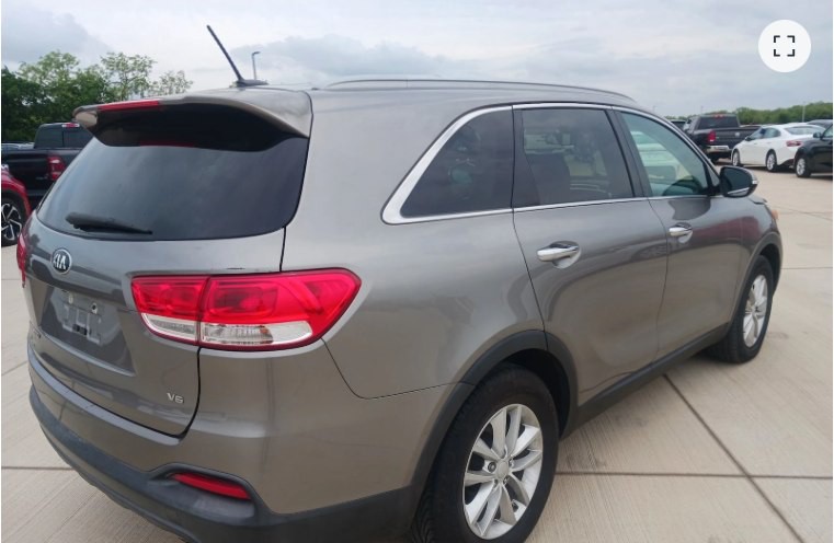 2017 Kia Sorento Image 3