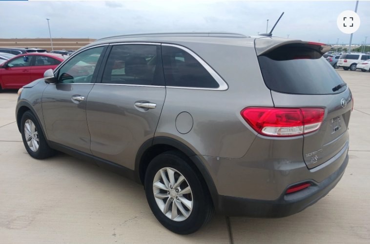 2017 Kia Sorento Image 4