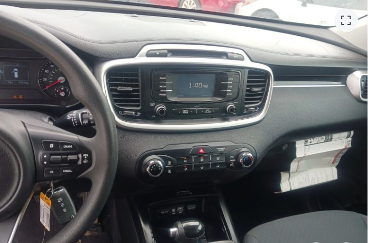 2017 Kia Sorento Image 8