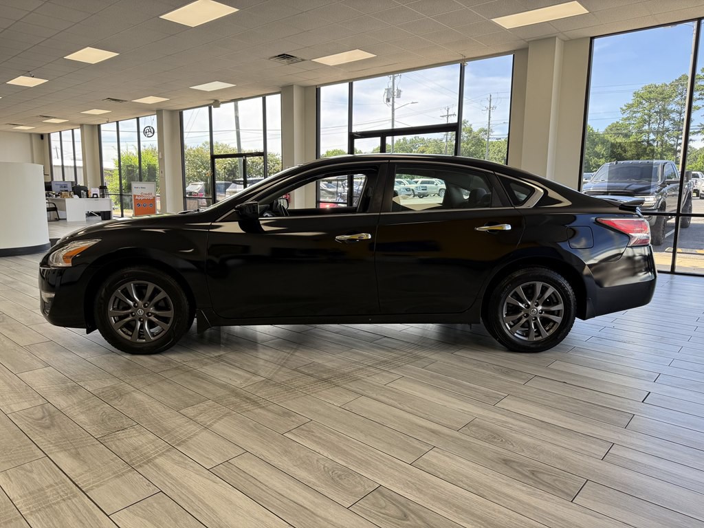 2015 Nissan Altima Image 4