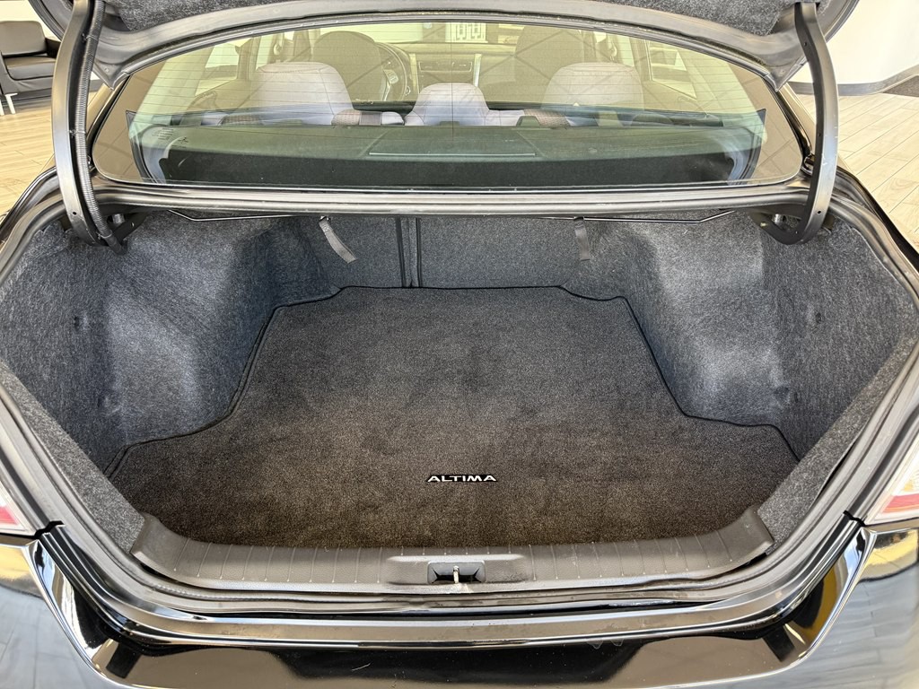 2015 Nissan Altima Image 9