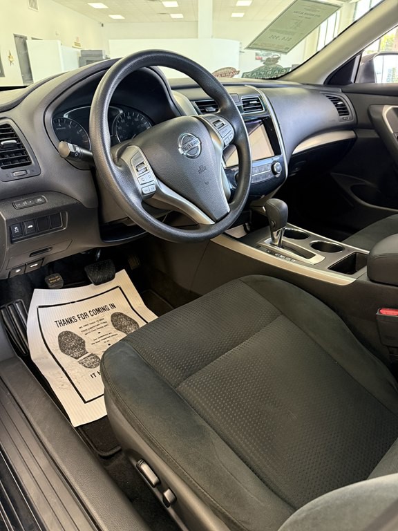 2015 Nissan Altima Image 12