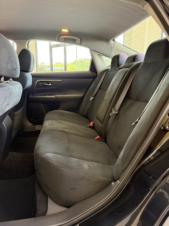 2015 Nissan Altima Image 16