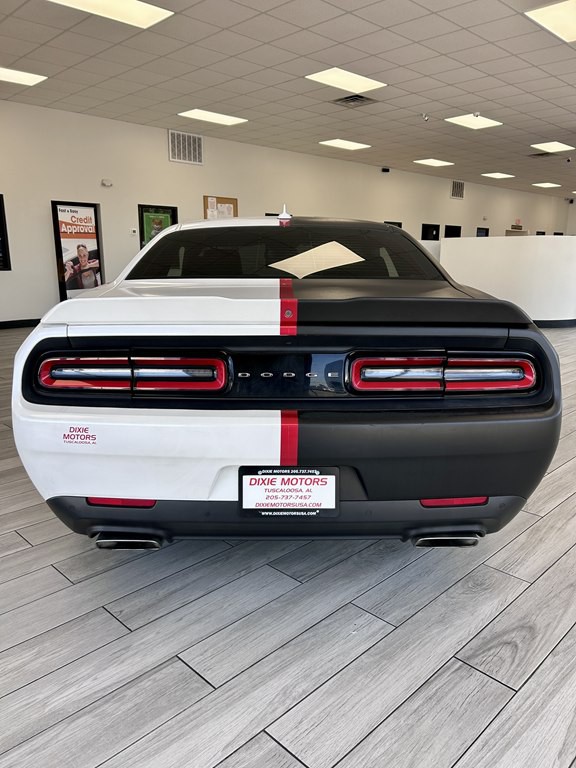 2016 Dodge Challenger Image 8