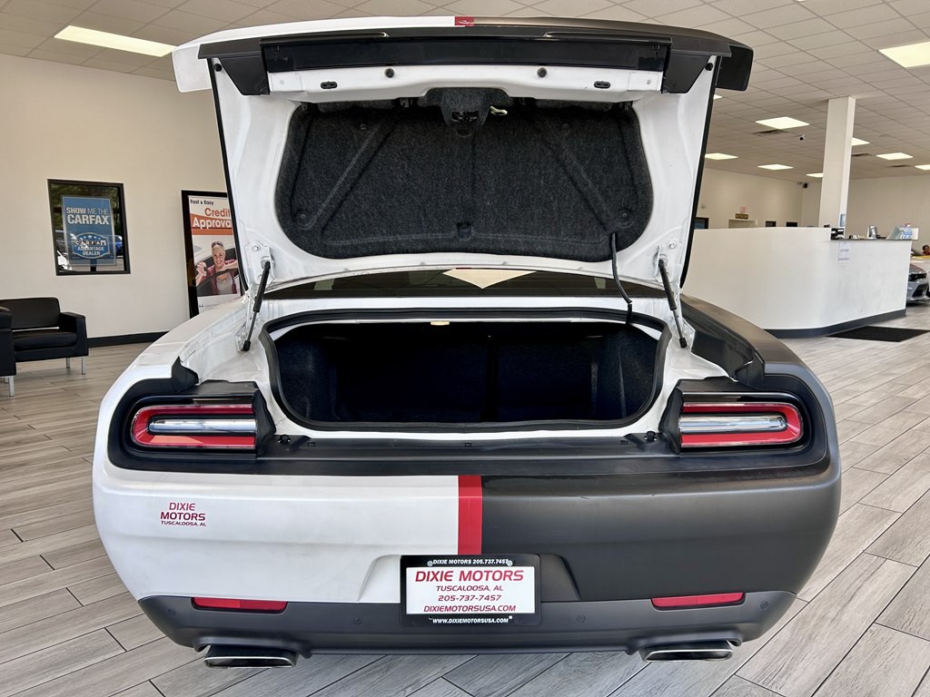 2016 Dodge Challenger Image 9
