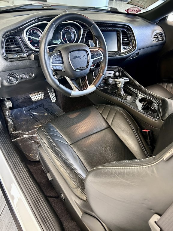 2016 Dodge Challenger Image 13