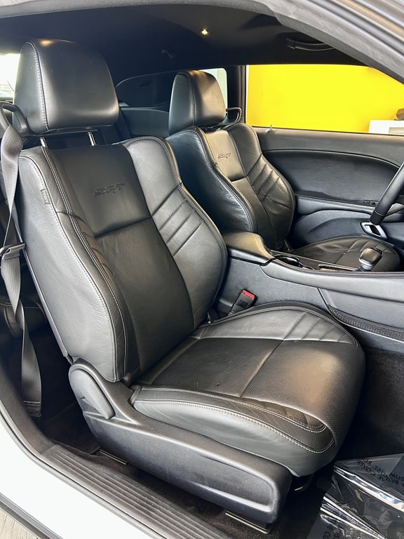 2016 Dodge Challenger Image 16