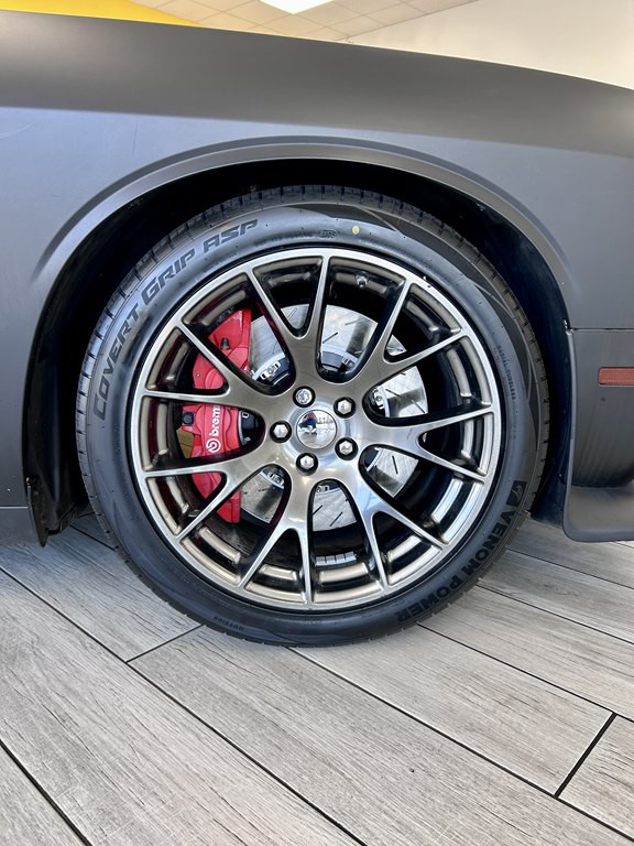 2016 Dodge Challenger Image 19