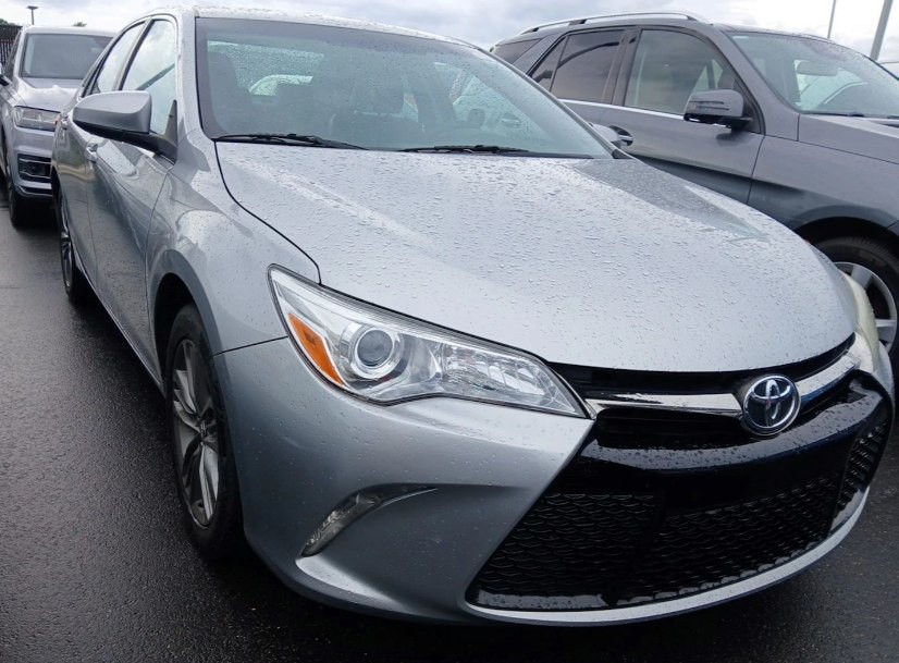 2017 Toyota Camry Image 1