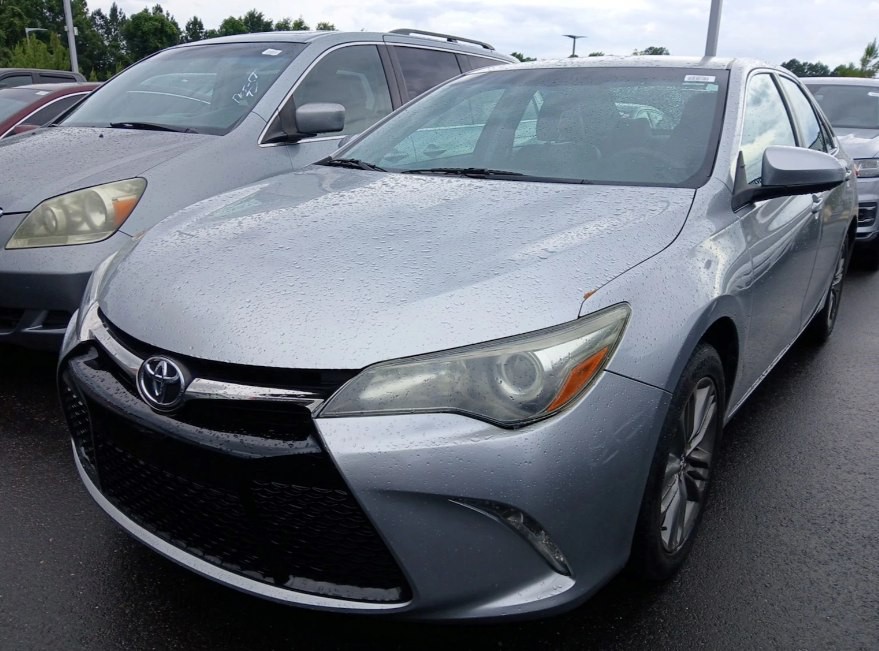2017 Toyota Camry Image 2