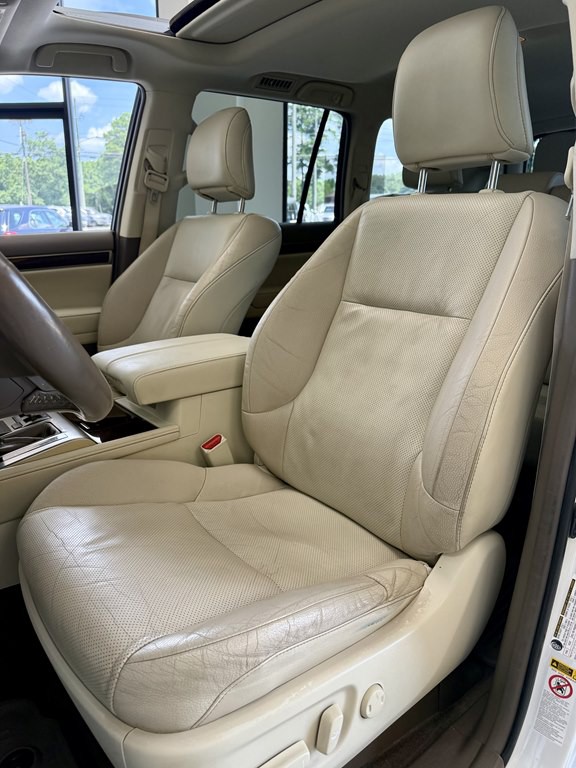2015 Lexus GX Image 13
