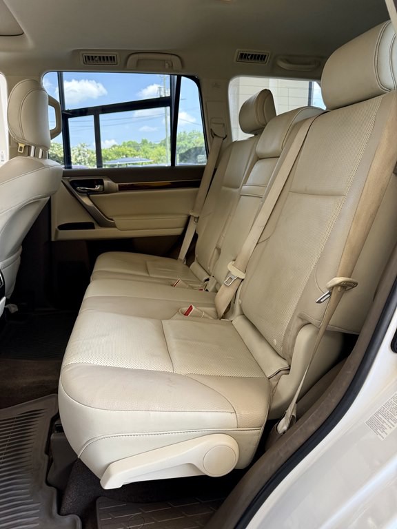 2015 Lexus GX Image 15