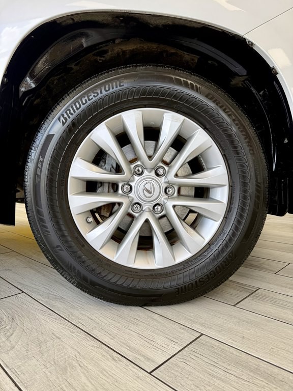 2015 Lexus GX Image 18