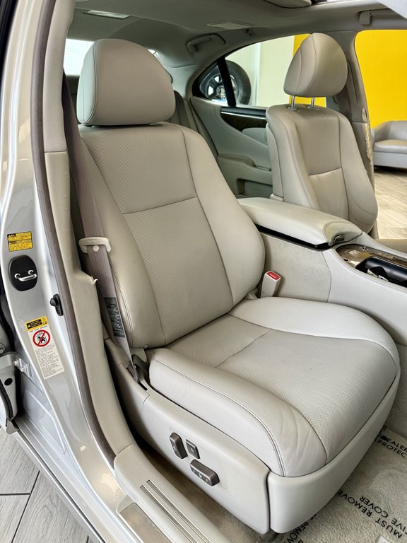 2008 Lexus LS Image 16