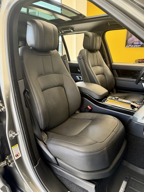 2018 Land Rover Range Rover Image 16