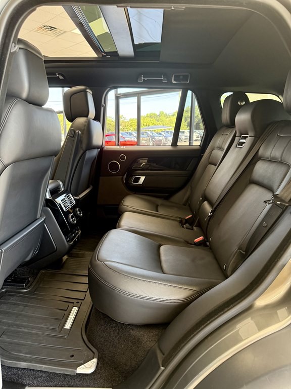 2018 Land Rover Range Rover Image 17