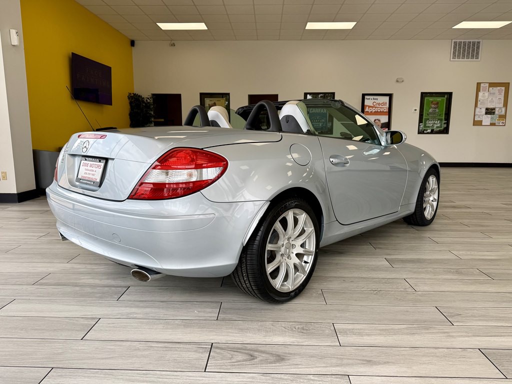 2005 Mercedes-Benz SLK-Class Image 6