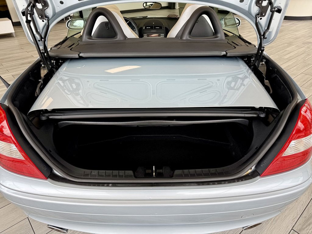 2005 Mercedes-Benz SLK-Class Image 9