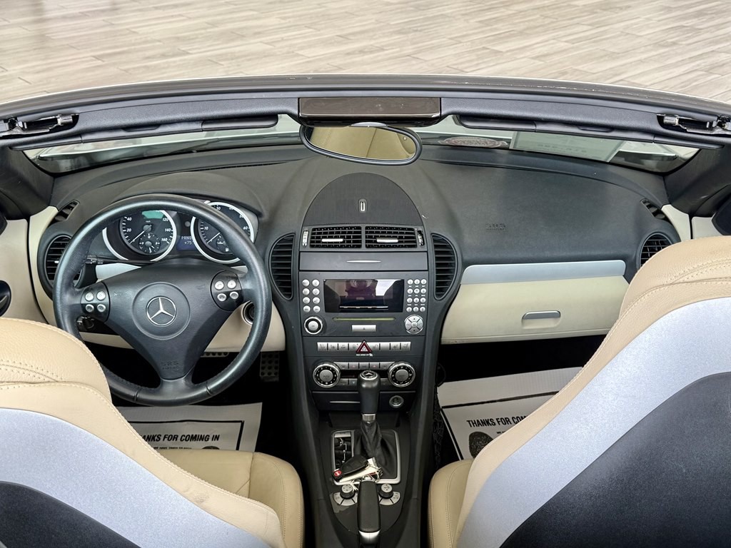2005 Mercedes-Benz SLK-Class Image 10
