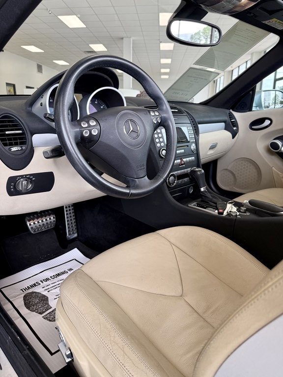 2005 Mercedes-Benz SLK-Class Image 12