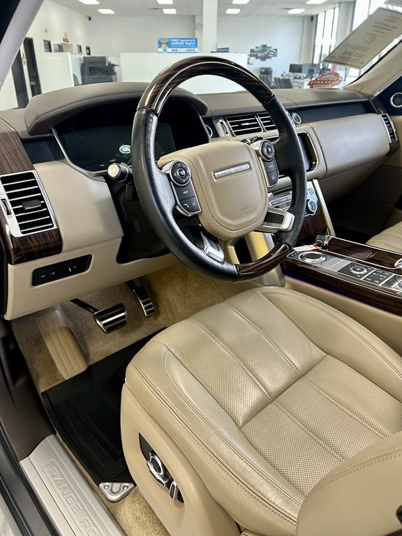 2016 Land Rover Range Rover Image 13