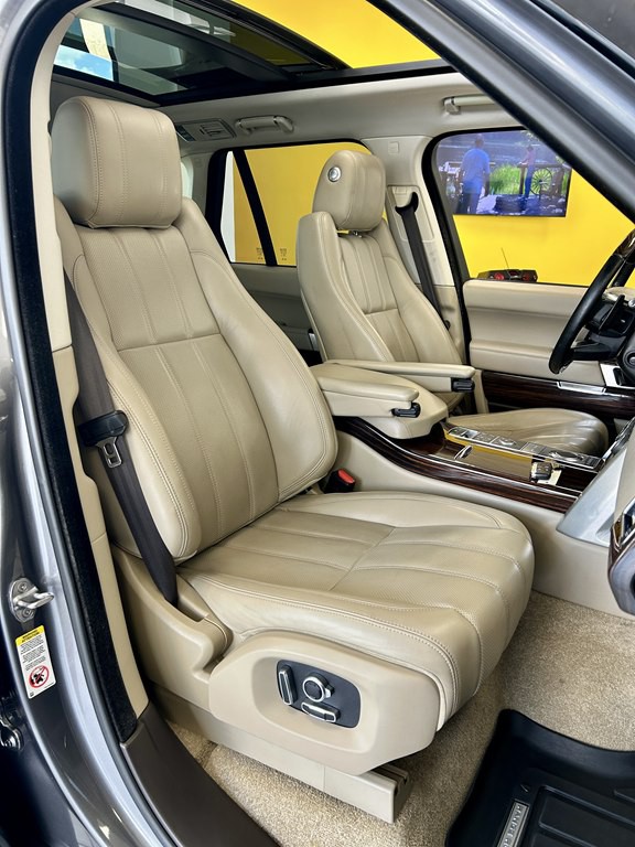 2016 Land Rover Range Rover Image 16