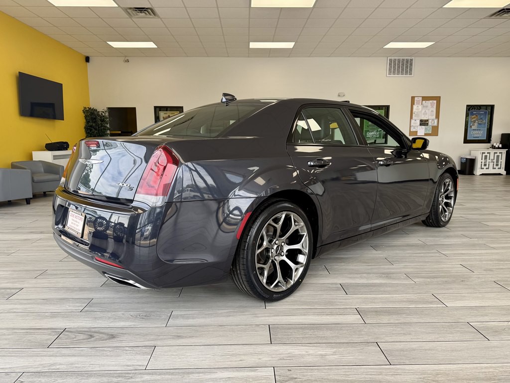 2018 Chrysler 300 Image 6