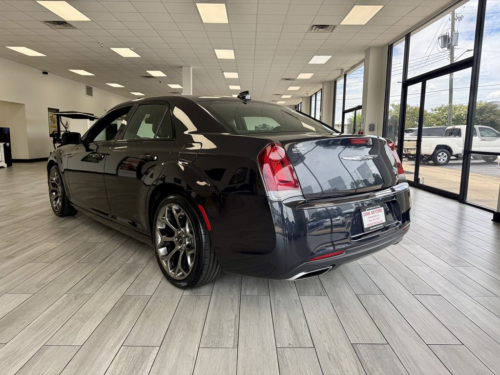 2018 Chrysler 300 Image 7