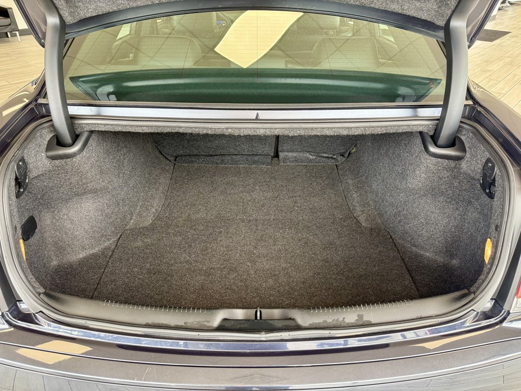 2018 Chrysler 300 Image 9