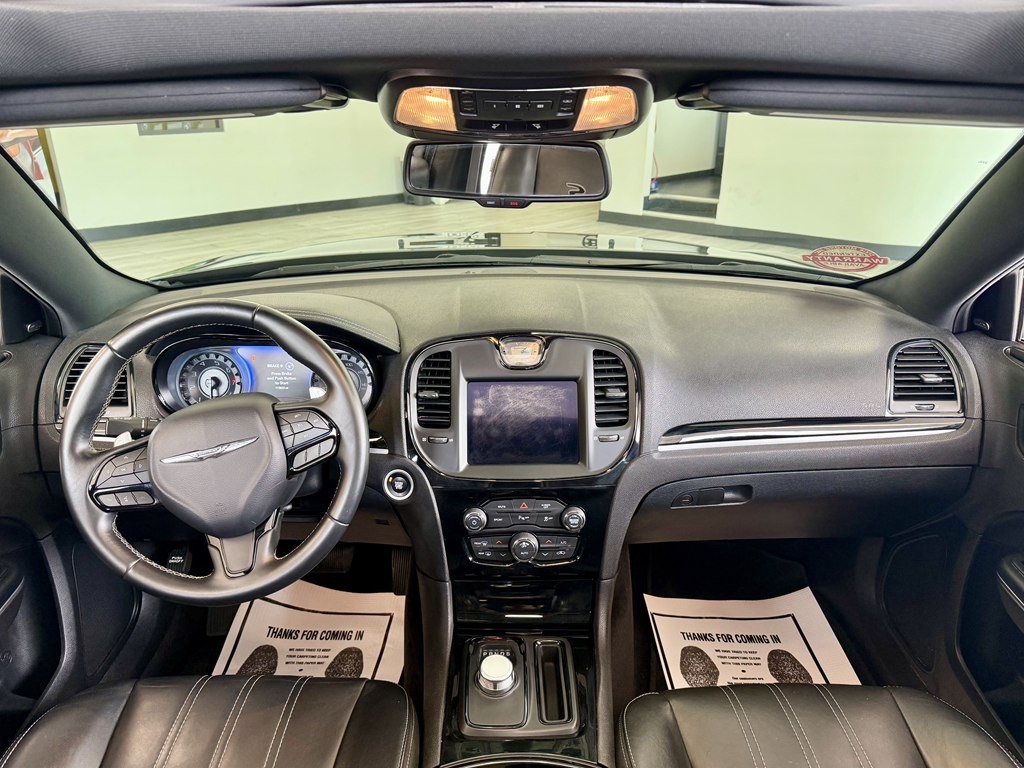 2018 Chrysler 300 Image 10