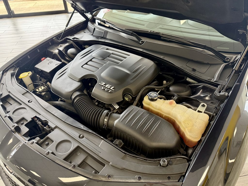 2018 Chrysler 300 Image 17