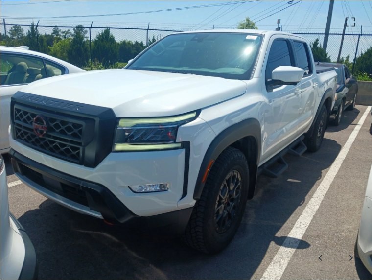 2022 Nissan Frontier Image 2