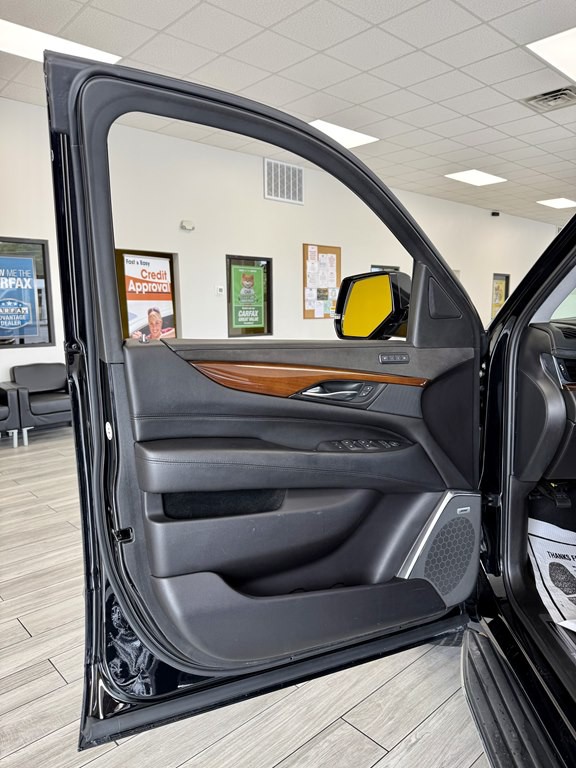 2018 Cadillac Escalade Image 15