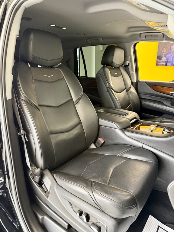 2018 Cadillac Escalade Image 16