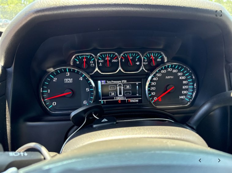 2016 Chevrolet Suburban Image 8