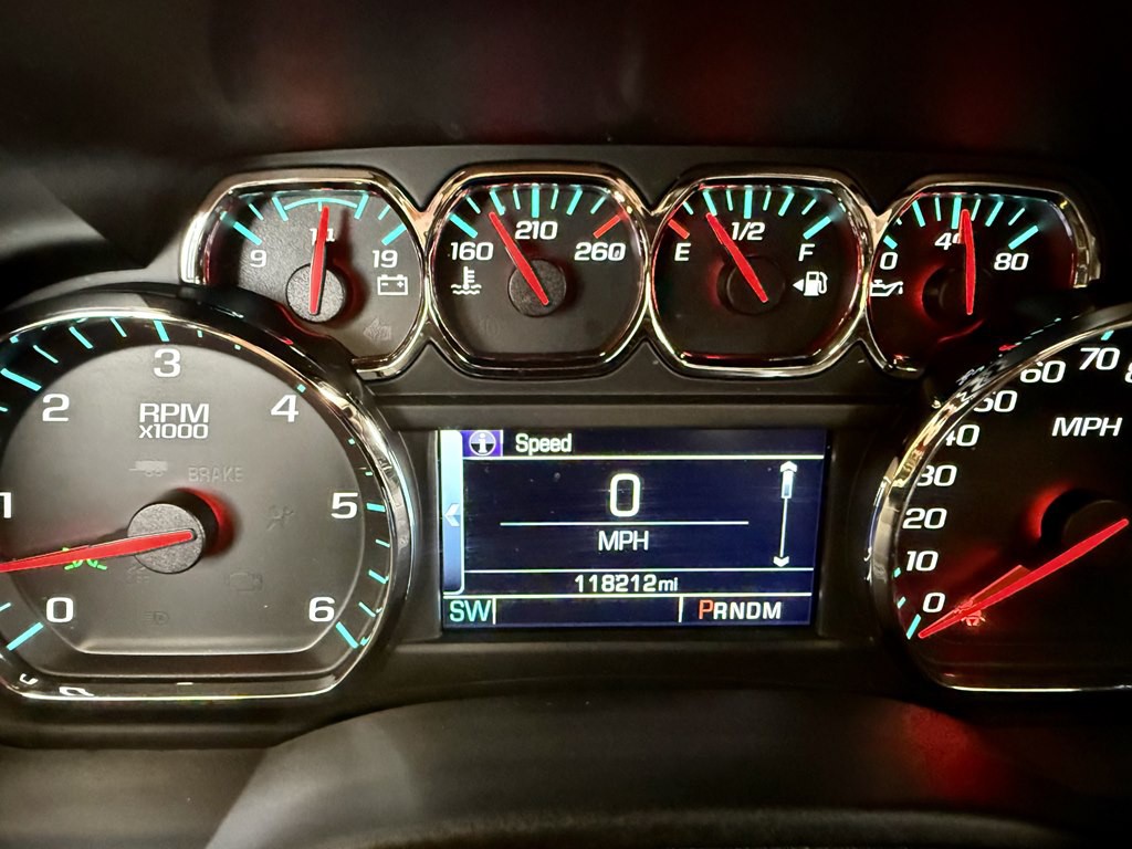 2016 Chevrolet Suburban Image 21