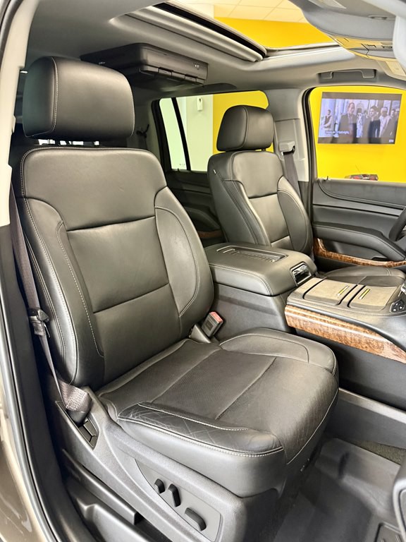 2016 Chevrolet Suburban Image 16