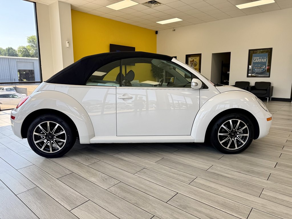 2009 Volkswagen Beetle Image 5